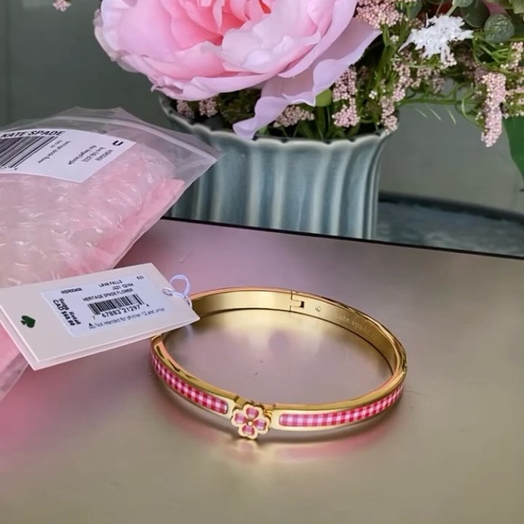 Kate Spade Heritage Spade Flower Metal Thin Hinged Bangle NWT - Picture 2 of 7